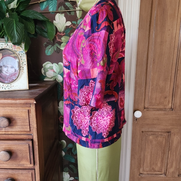 VINTAGE Bold Print Button Up Top Size 12 - Picture 5 of 11
